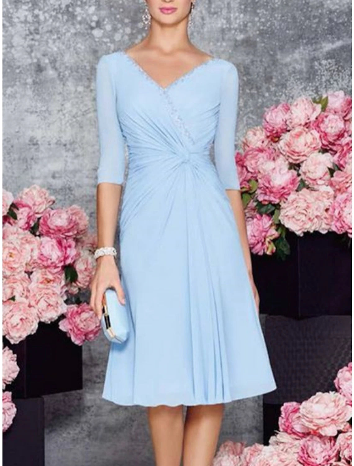 Abito da cerimonia per la madre della sposa, a trapezio, elegante, da festa, piccolo, con scollo a V, lunghezza al ginocchio, in chiffon, pizzo, mezza manica, con arricciature, tinta unita