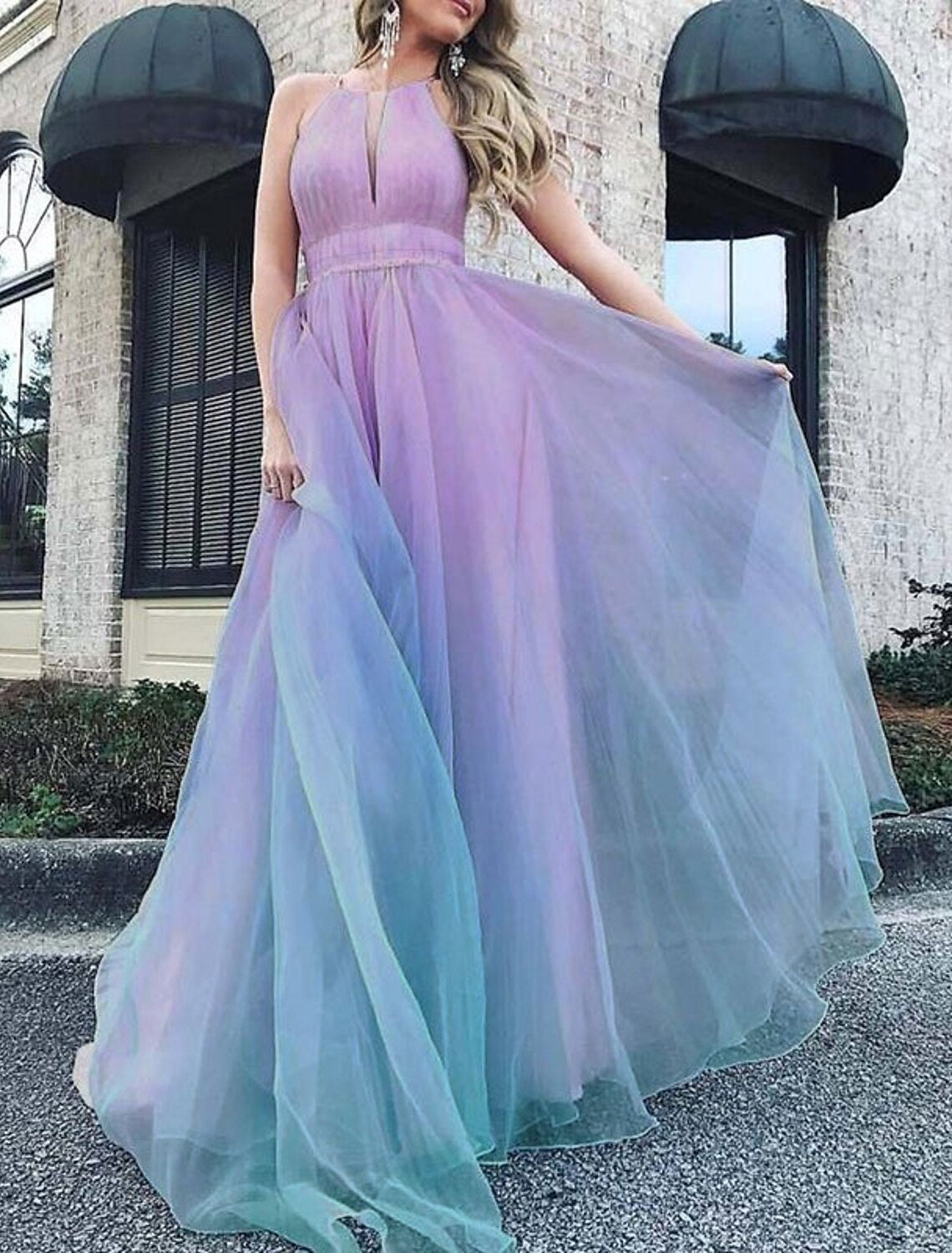 Abito da ballo di San Valentino in chiffon con scollo a V, senza maniche, lunghezza al pavimento, con pieghe eleganti