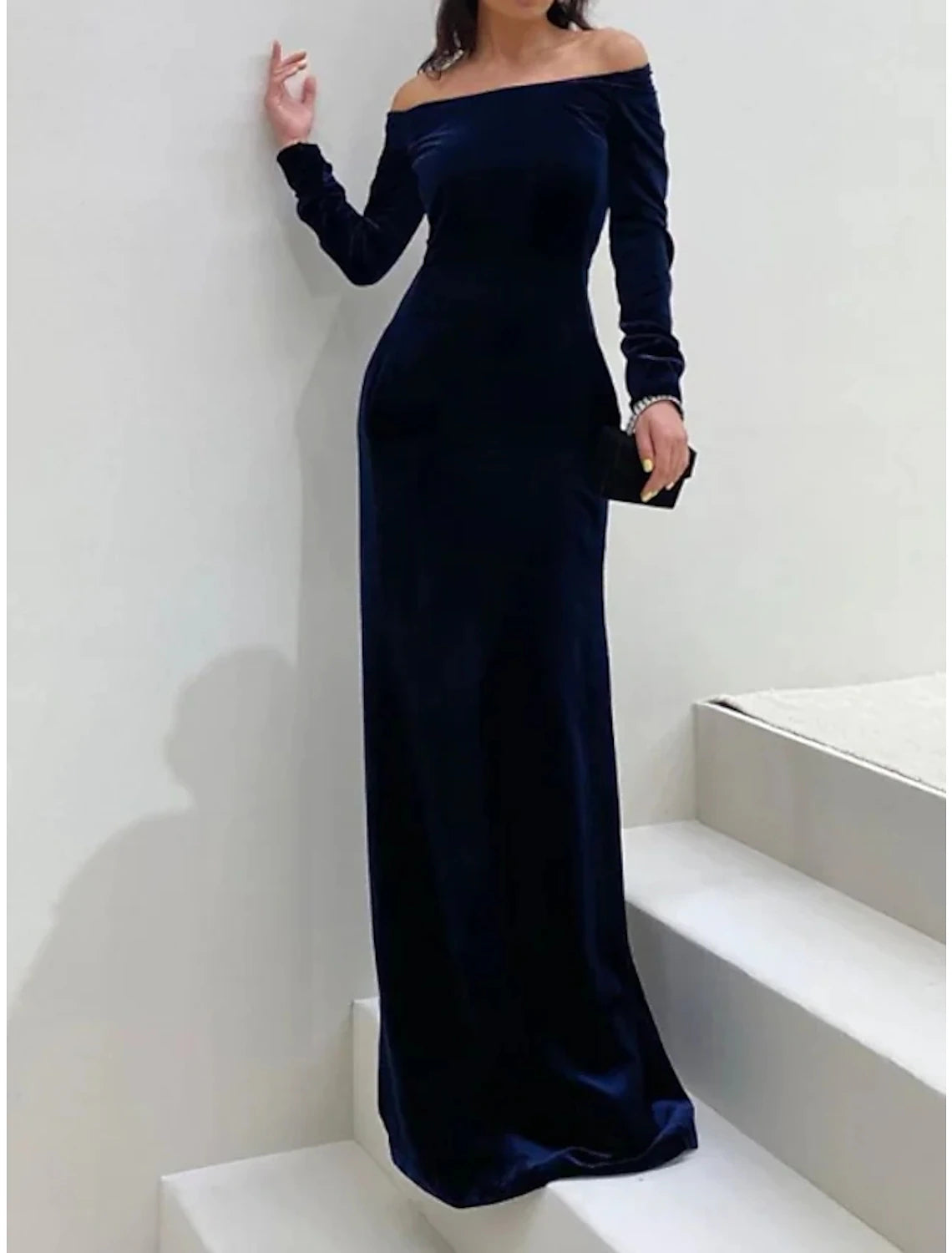 Vestido de novia elegante con corte en forma de tubo o columna, para invitada de boda, formal, de etiqueta negra, largo hasta el suelo, manga larga, hombros descubiertos, terciopelo, color puro