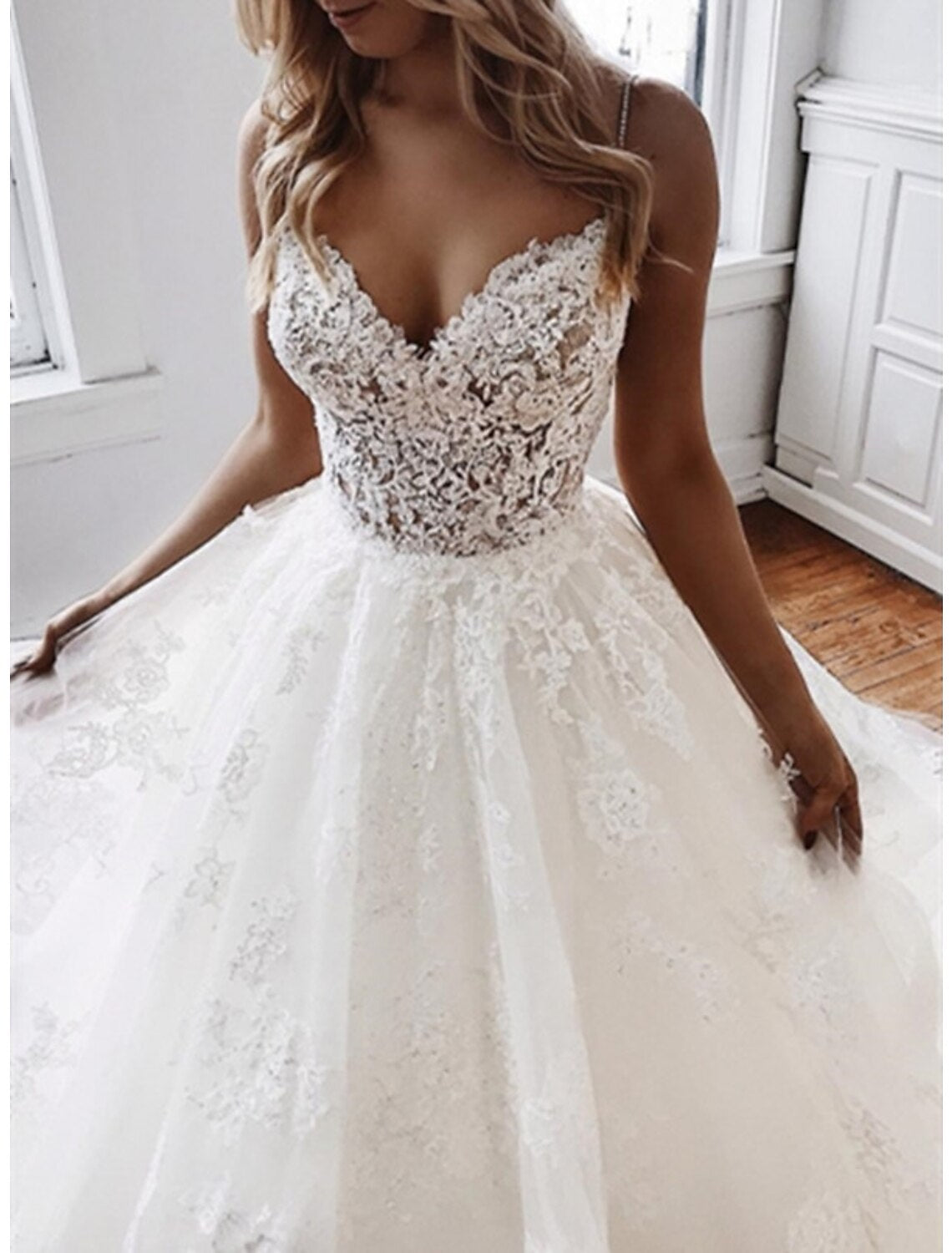 Vestidos de novia formales de compromiso, vestido de baile, escote corazón, camisola, tirantes finos, cola capilla, vestidos de novia de encaje con apliques