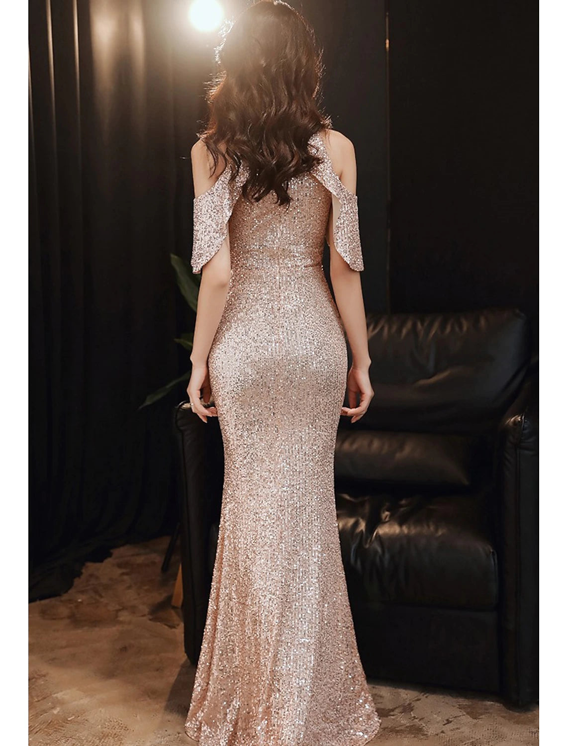 Vestido de noche de sirena/trompeta, brillante, para invitados de boda, de compromiso, largo hasta el suelo, sin mangas, cuello halter, con lentejuelas