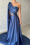 Vestido de noche largo azul de corte A con un hombro al descubierto y sin mangas