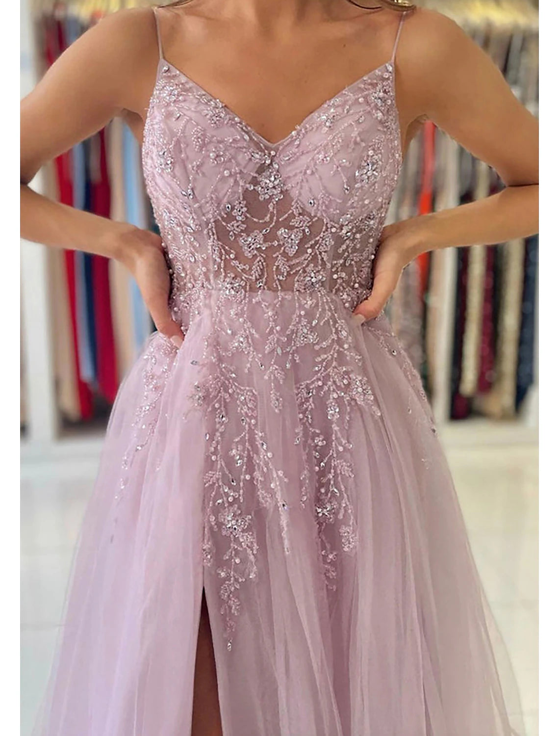 Vestido de fiesta de graduación de corte A, vestido de princesa, vestido formal de graduación, cola de corte, sin mangas, cuello en V, tul con cuentas