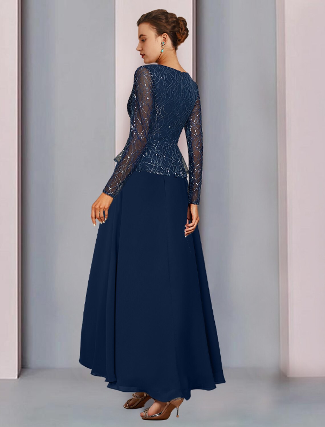 Vestido de Madre de la Novia con Corte en Columna, Elegante, Brillante, Escote en V, Asimétrico, Gasa, Encaje, Lentejuelas, Manga Larga con Pliegues