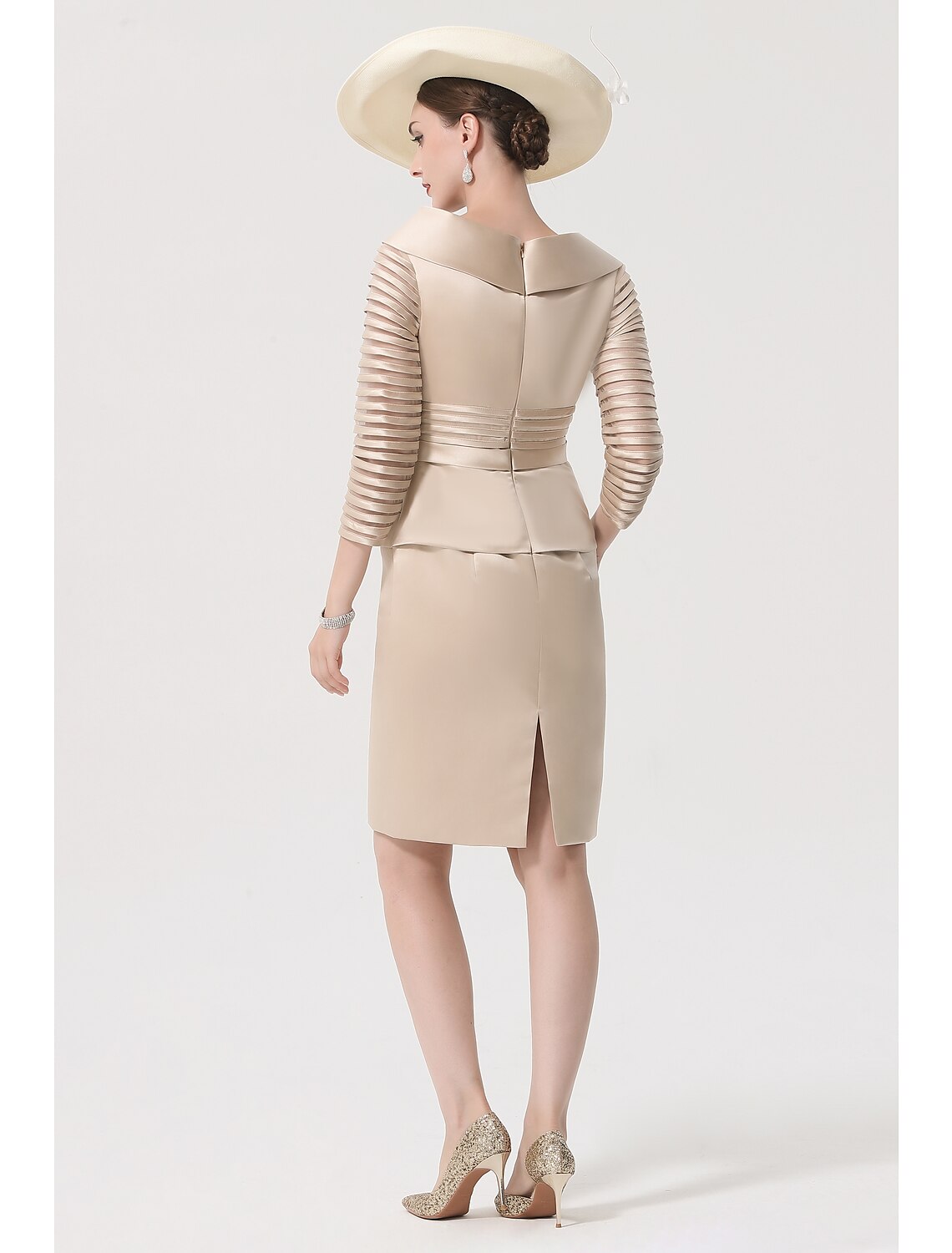 Abito da madre della sposa a tubino/colonna, vintage, taglie forti, elegante, scollo a barca, lunghezza al ginocchio, in raso, manica a 3/4 con fascia/nastro e cristalli