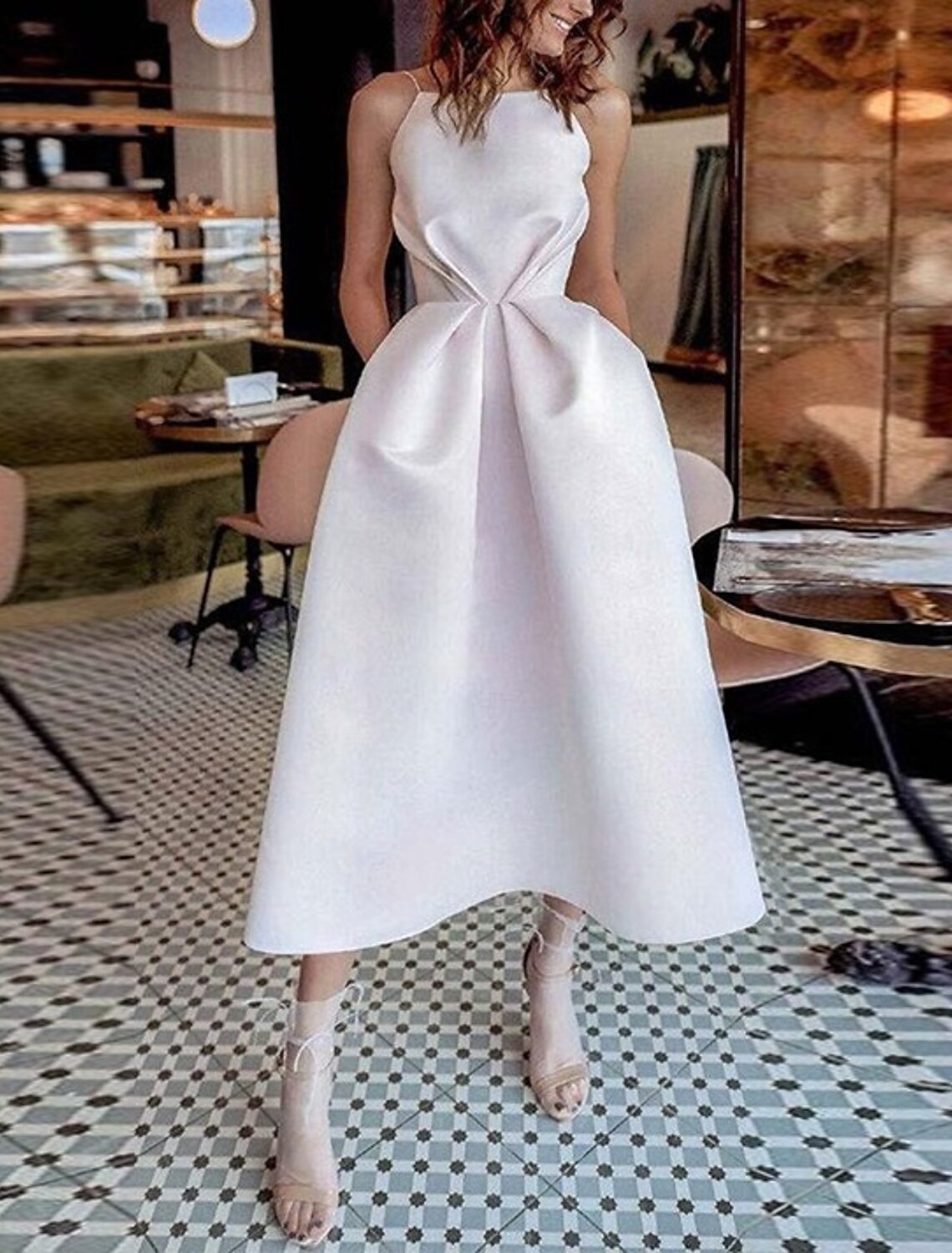 Vestidos de cóctel de corte A, hermoso vestido de espalda, para invitados de boda, de compromiso, largo hasta la rodilla, manga corta, tirantes finos, satén con tiras