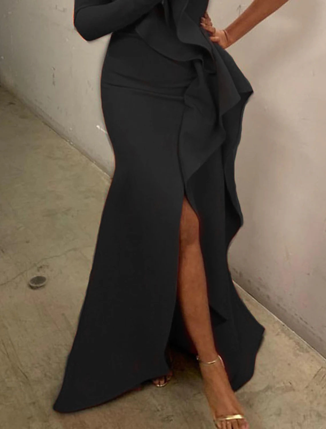 Vestido de noche elegante de sirena/trompeta, formal, de noche, largo hasta el suelo, manga larga, un hombro, para invitada de boda, de otoño, tela con volantes, color puro