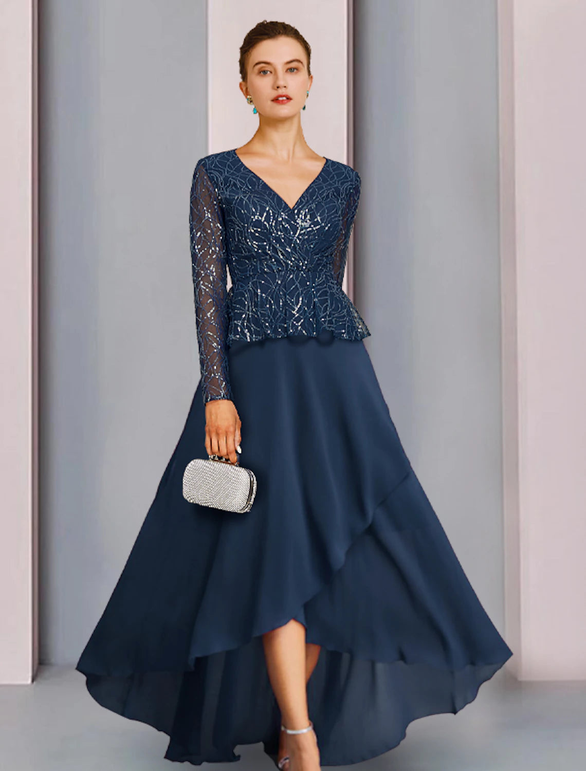 Abito da cerimonia per la madre della sposa, a tubino, elegante, scintillante e brillante, con scollo a V, in chiffon asimmetrico, pizzo, paillettes, maniche lunghe con pieghe