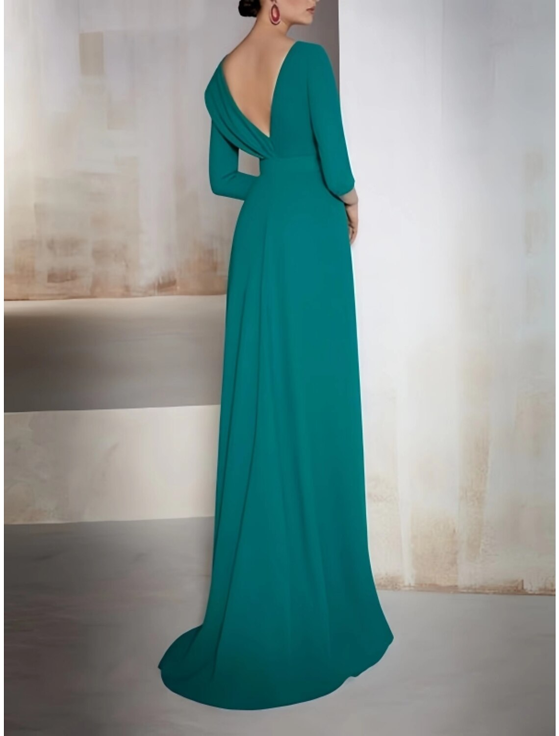 Abito da sera a trapezio, elegante, formale, autunnale, con strascico a ruota, manica a 3/4, scollo a V, tessuto con pieghe 2025