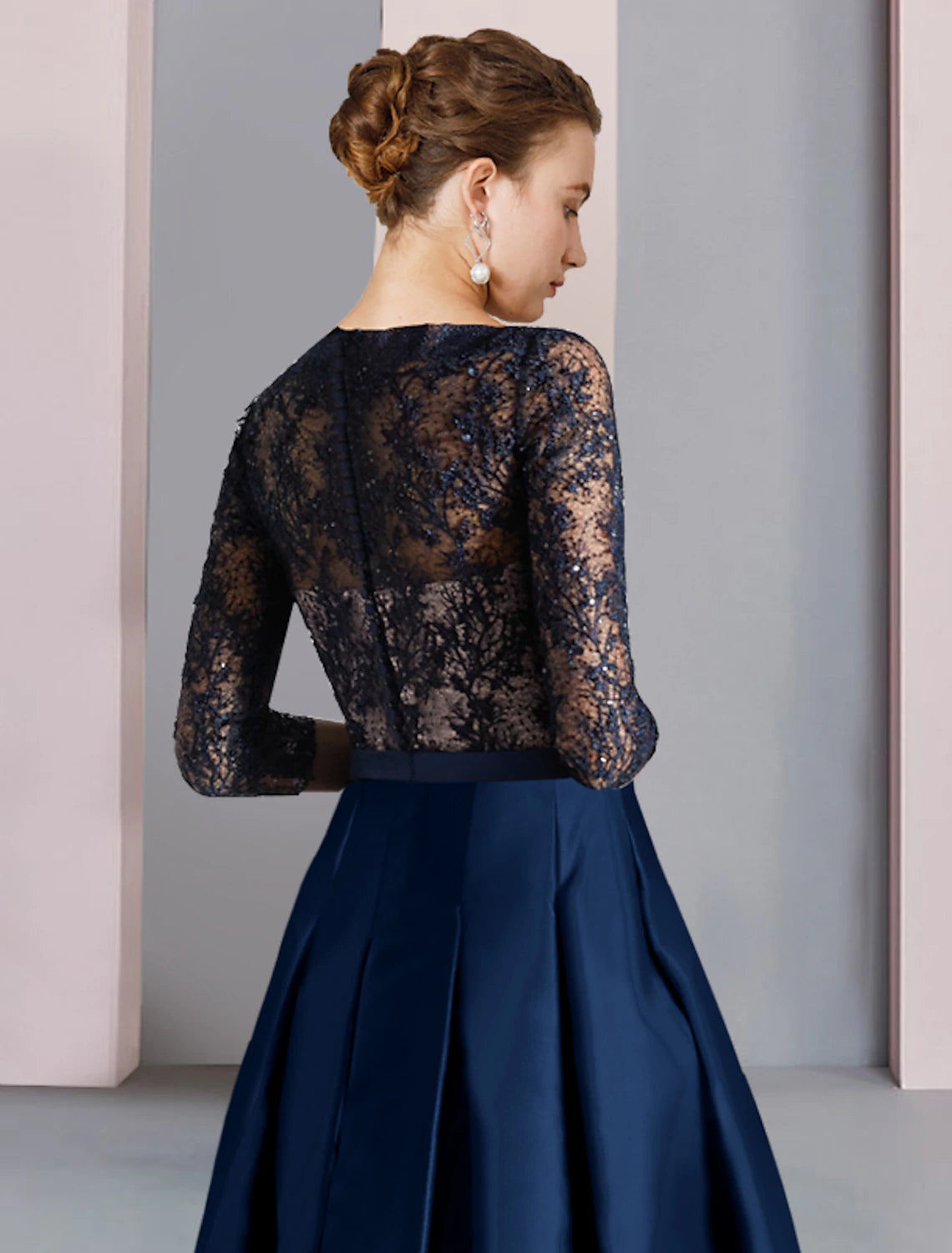 Abito da cerimonia per la madre della sposa, a trapezio, elegante, con scollo a V, lunghezza tè, in raso, pizzo, mezza manica, con fiocco/i e arricciature