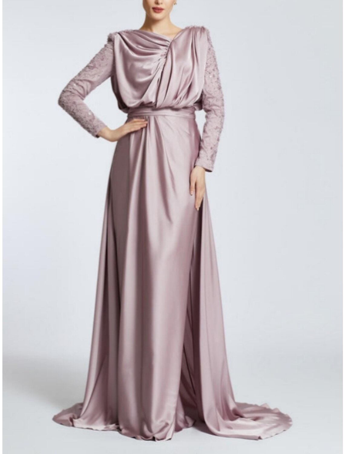 Abito da sera a trapezio, abito nero, abito elegante taglie forti, formale, strascico a ruota, manica lunga, scollo gioiello, raso con pieghe e paillettes