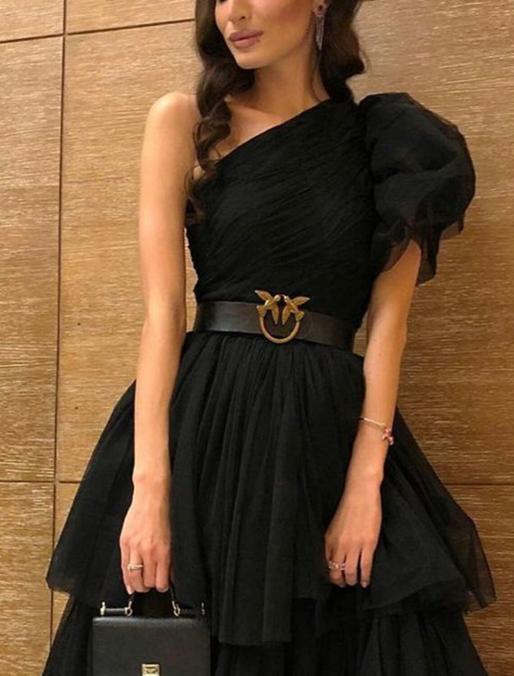 Abito da sera a trapezio, abito plissettato a strati, abito da ballo in maschera, lunghezza al pavimento, senza maniche, monospalla, abito nero in tulle con spacco