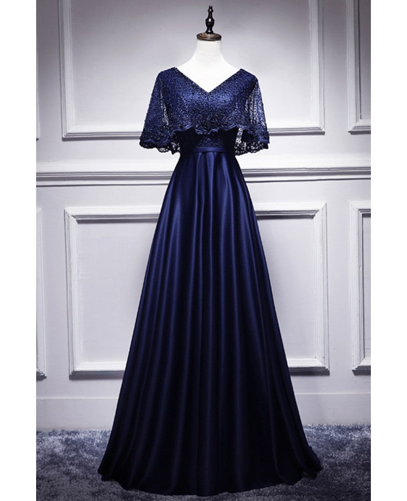 Elegante vestido de noche azul marino de manga corta con cuentas y encaje de satén, escote en V azul marino, espalda descubierta y largo hasta el suelo.