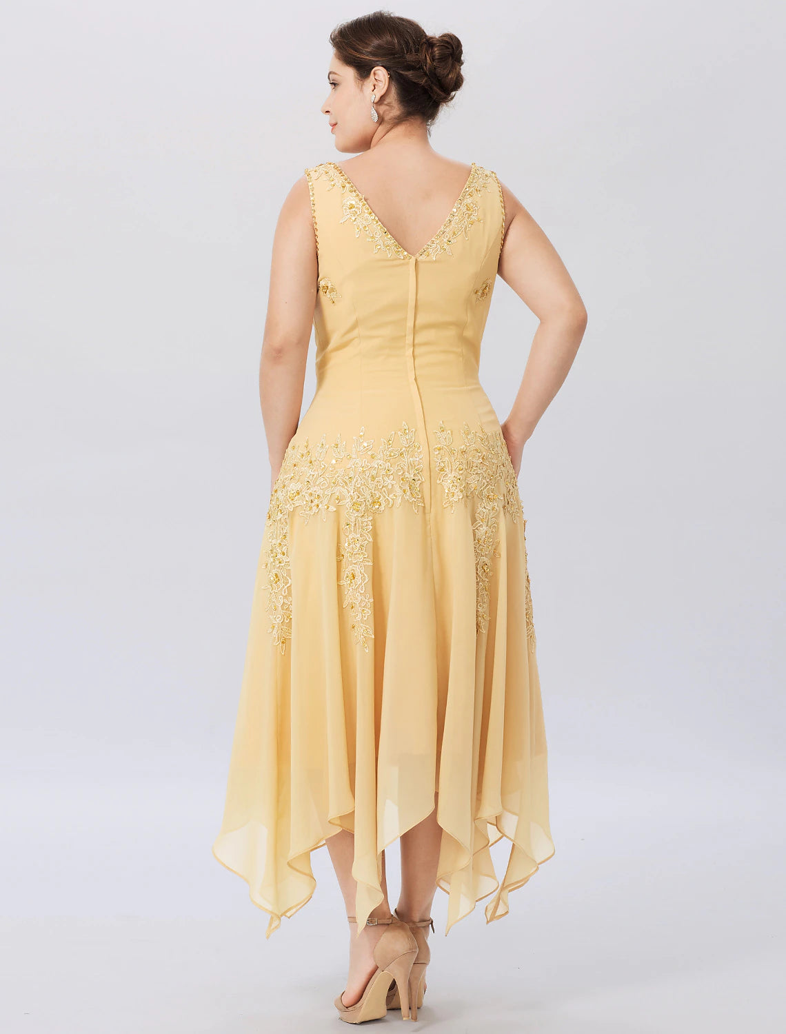 Abito da sposa a trapezio, formale, taglie forti, elegante, scollo a V asimmetrico, in chiffon, pizzo con perline, maniche lunghe, avvolgente, con applicazioni di perline