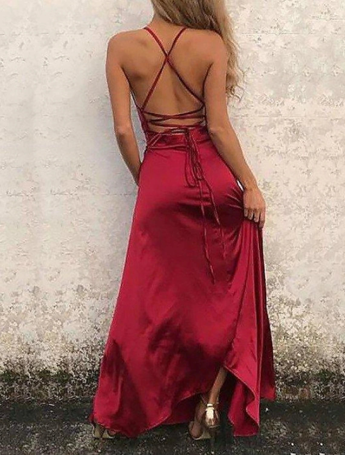 Vestido de noche formal de corte A con espalda hermosa, sexy, con abertura alta, para compromiso, graduación, tirantes finos, sin mangas, largo hasta el suelo, de satén con volantes y abertura