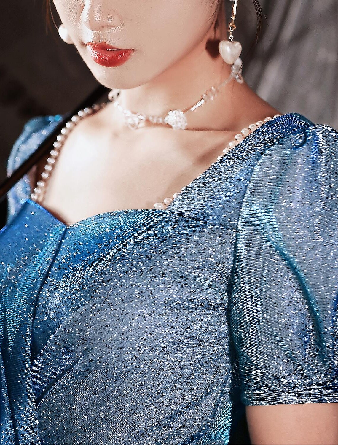 Vestido de noche elegante de fiesta formal con escote corazón, manga corta, largo hasta el suelo, de satén con pliegues y abalorios, con espalda hermosa y corte A