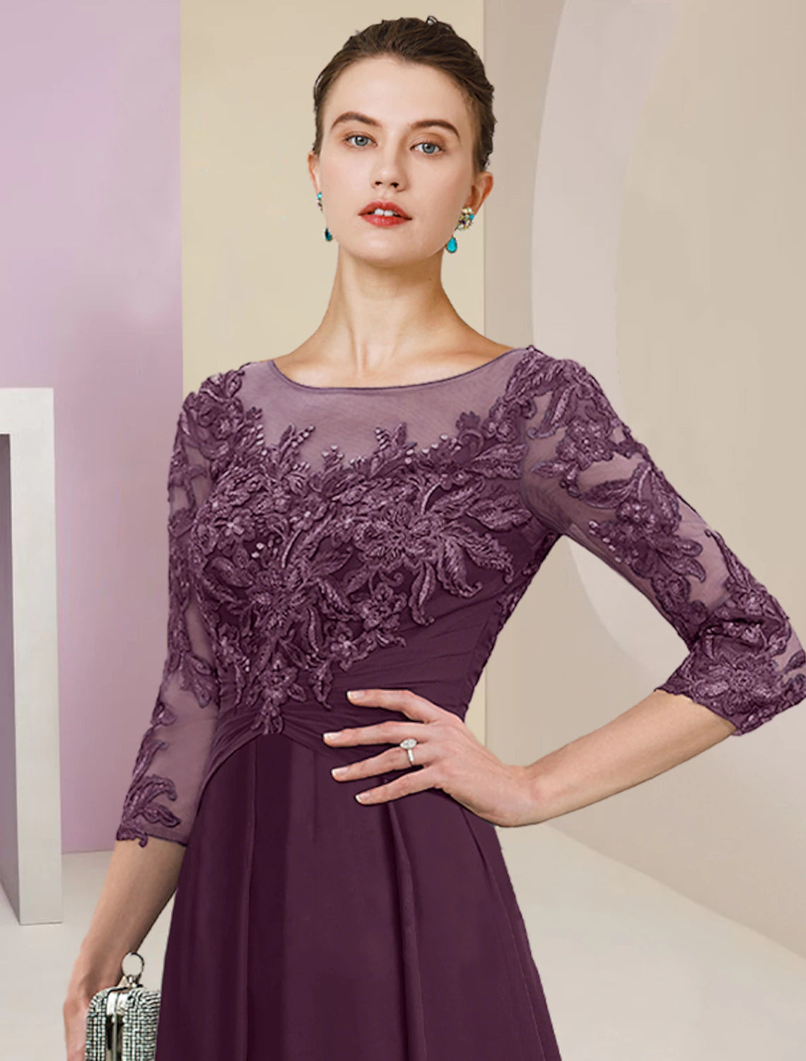 Abito da cerimonia per la madre della sposa, a tubino, semplice ed elegante, con scollo a gioiello, lunghezza alla caviglia, in chiffon, pizzo, manica a 3/4 con pieghe e paillettes