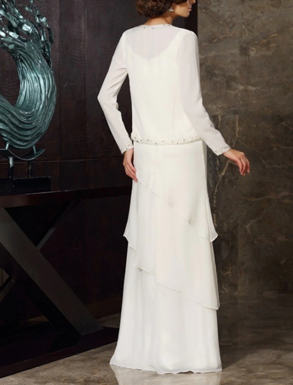 Abito da cerimonia per la madre della sposa in due pezzi, stile tubino/colonna, elegante, taglie forti, con scollo gioiello, lunghezza pavimento, in chiffon, maniche lunghe, giacca corta inclusa, con perline e volant a cascata