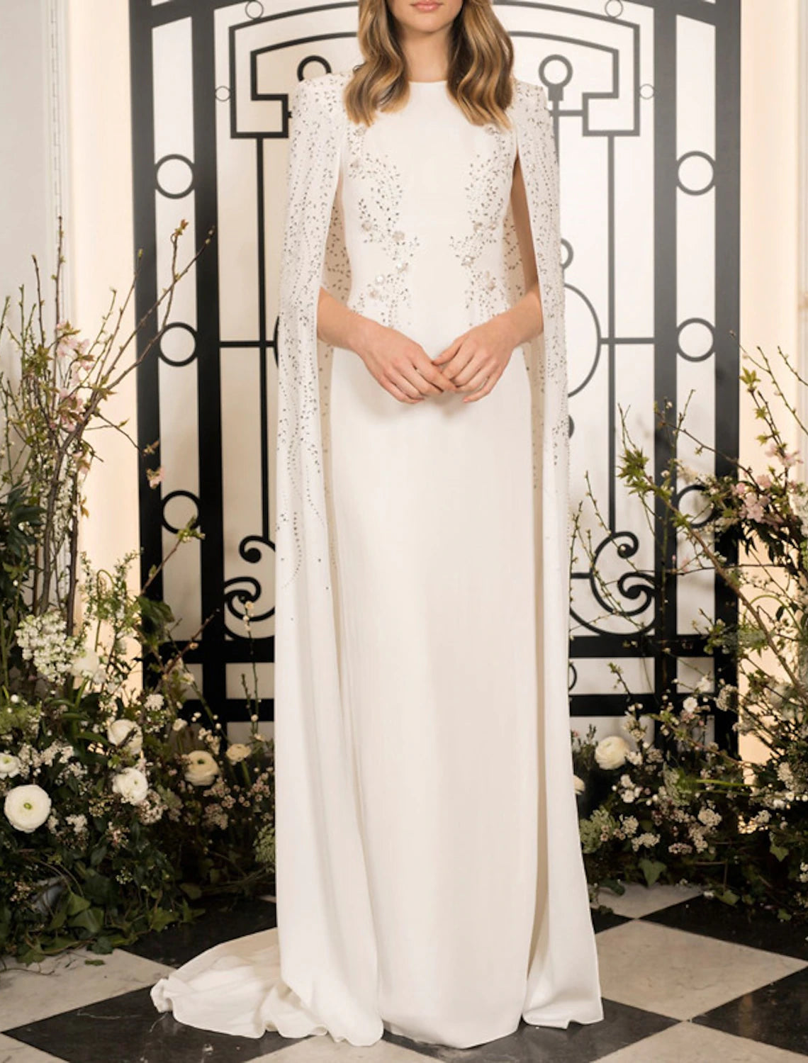 Vestido de noche elegante con corte en forma de columna, para invitados de boda, fiesta de bodas, largo hasta el suelo, sin mangas, cuello joya, capas de gasa con cristales