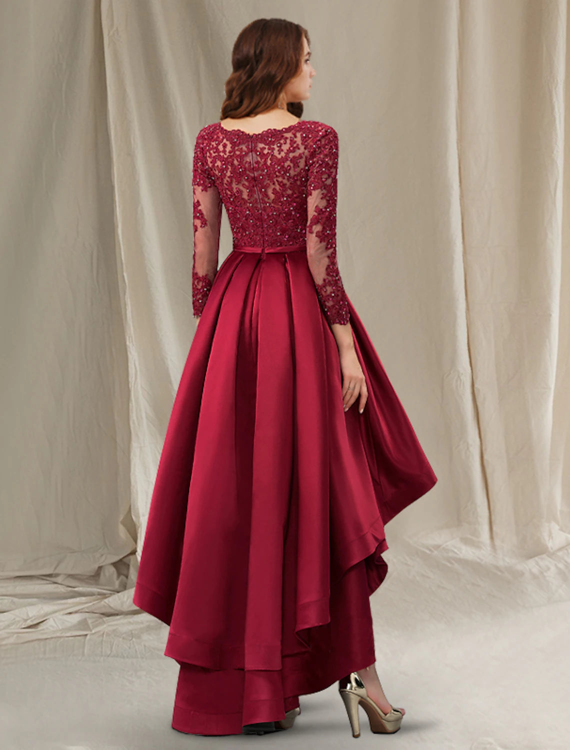 Abito da madre della sposa a trapezio, elegante e lussuoso, con scollo a V asimmetrico, lunghezza al pavimento, in raso, pizzo, mezze maniche con applicazioni di perline.