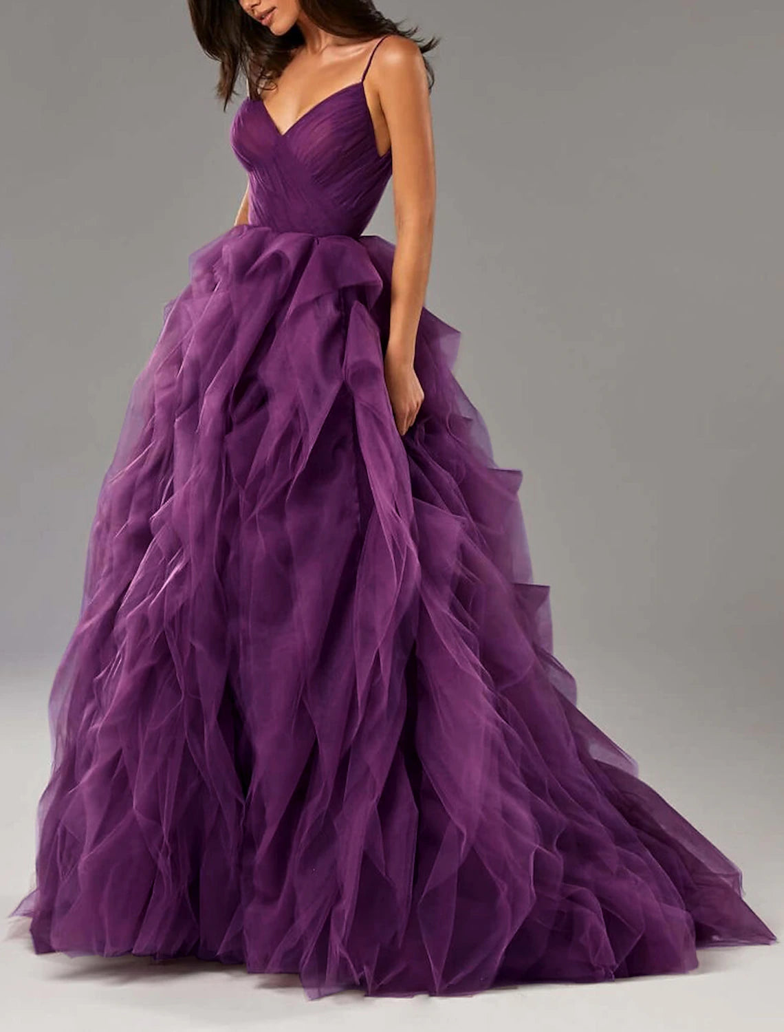 Vestido de fiesta con escote en V, elegante, de noche, con escote en V, sin mangas, cola de barrido y tul con volantes, color puro