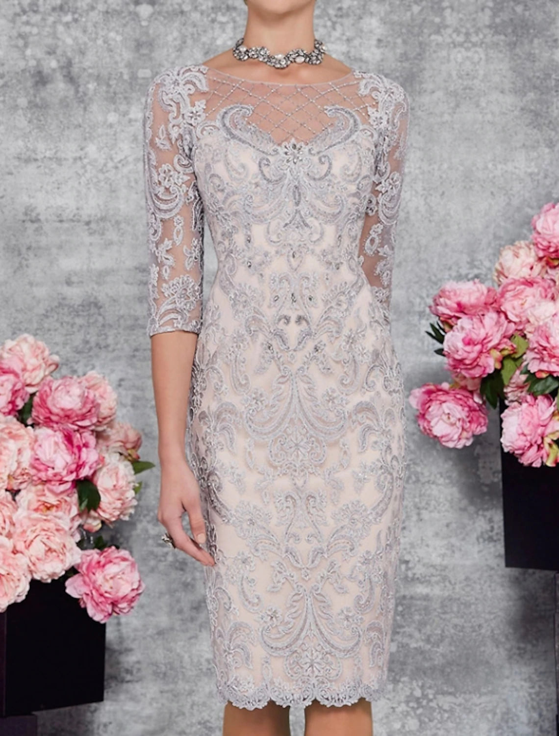 Abito da cerimonia per la madre della sposa in due pezzi, a tubino/colonna, elegante, con scollo a V, lunghezza al ginocchio, in pizzo, maniche a 3/4, con ricamo