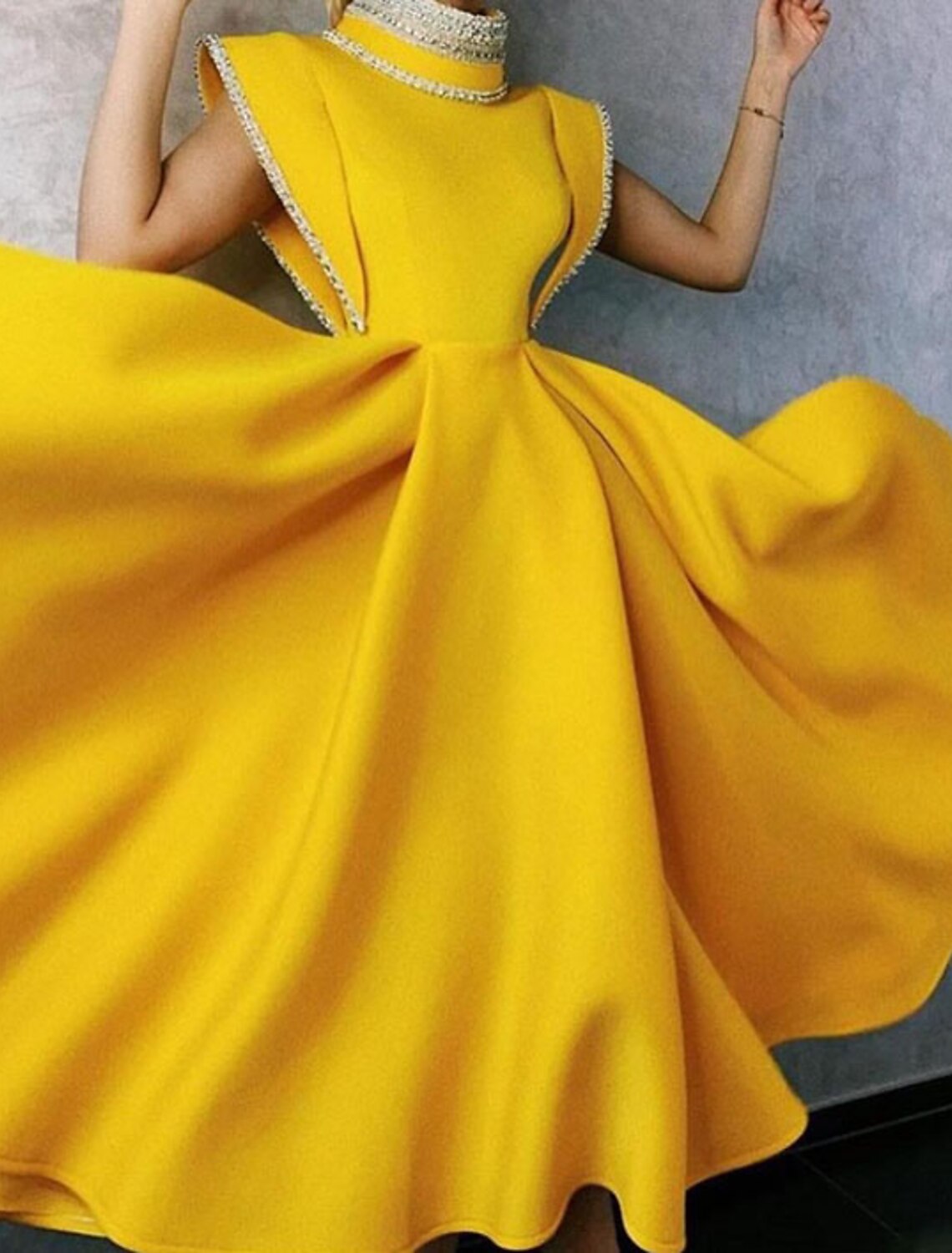 Abito da sera formale elegante in stile vintage, a trapezio, con collo alto, senza maniche, lunghezza tè, in tessuto con perline