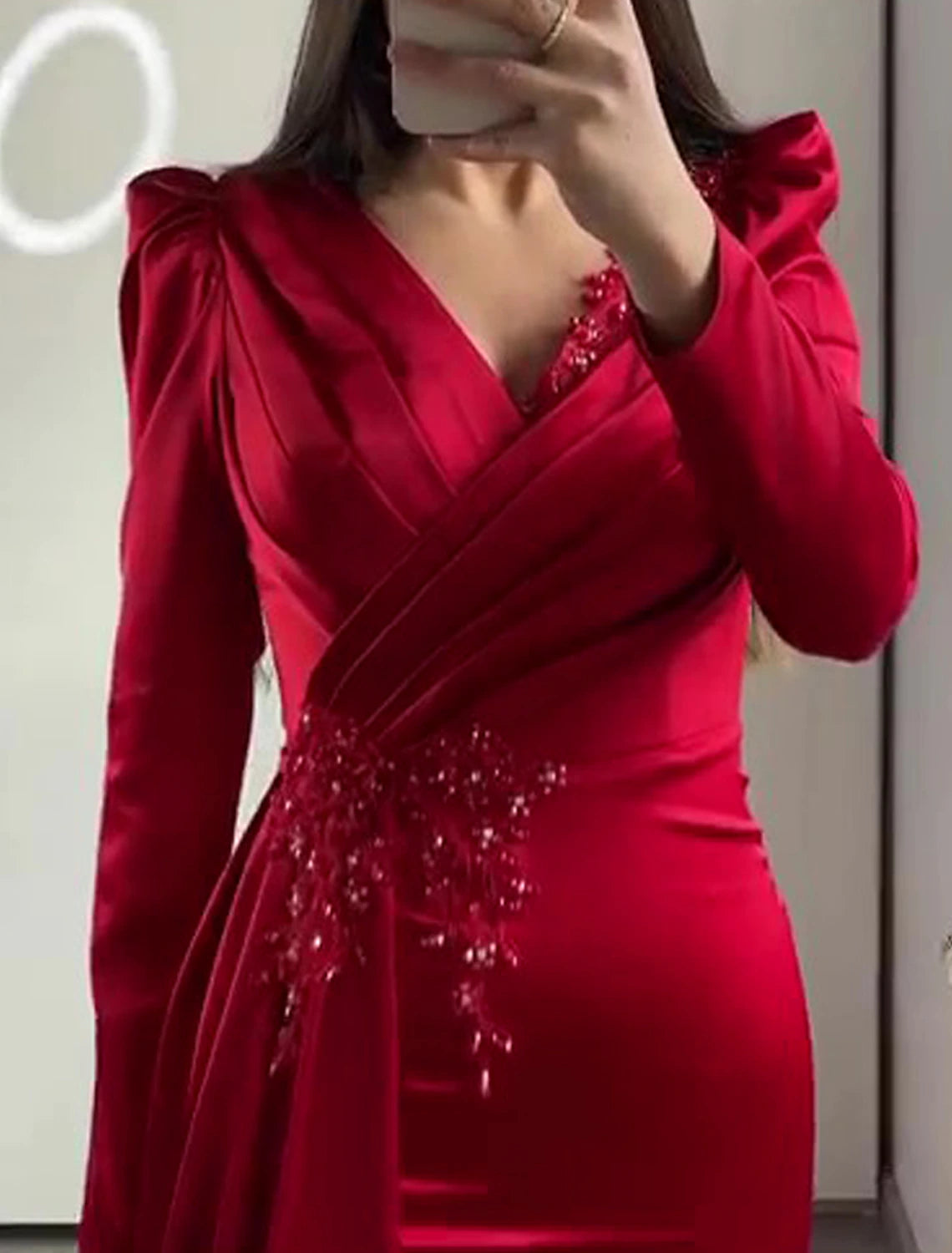 Abito da sera a sirena/tromba, elegante, formale, da ospite di nozze, lungo fino al pavimento, manica corta, scollo a V, in raso afroamericano con applicazioni arricciate