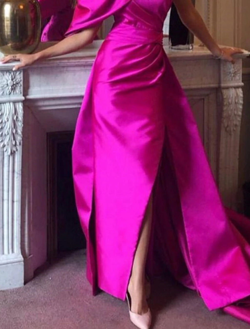 Vestido de noche de sirena/trompeta, sexy, de verano, con cola de corte, sin mangas, un hombro, para recepción de boda en otoño, de satén con abertura fruncida