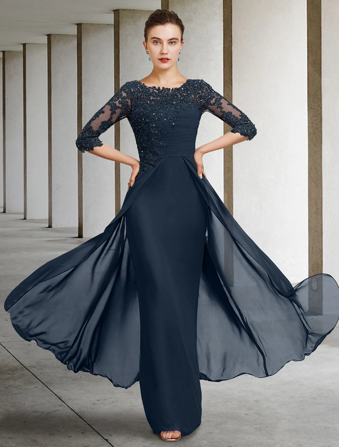 Abito da cerimonia per la madre della sposa, a tubino, elegante, con scollo a gioiello, lunghezza al pavimento, in chiffon, pizzo, mezza manica, con arricciature in paillettes, tinta unita
