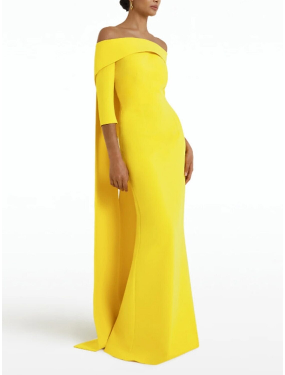 Vestido de noche elegante con corte en forma de columna, corte formal, cola larga, mangas 3/4, hombros descubiertos, tela con pliegues y fruncido.