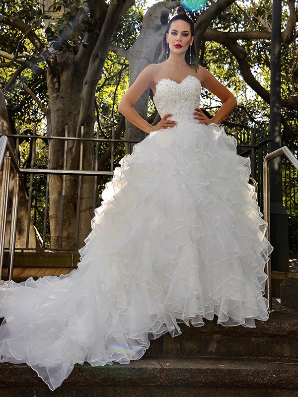 Vestidos de novia de organza sin mangas con lentejuelas y escote corazón con cola capilla