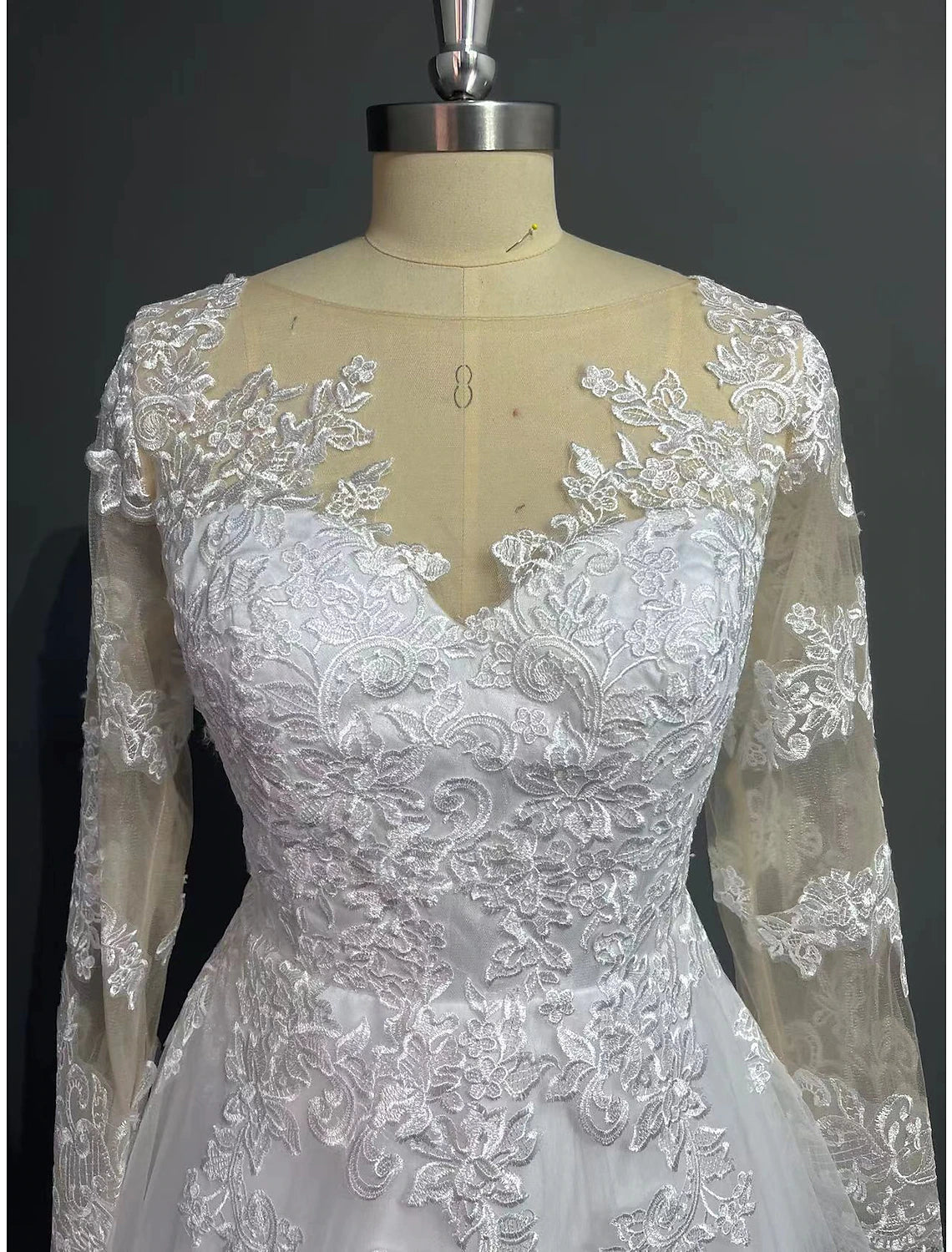 Vestidos de novia formales con espalda descubierta, corte A, escote ilusión, manga larga, cola de corte, encaje y apliques de cuentas