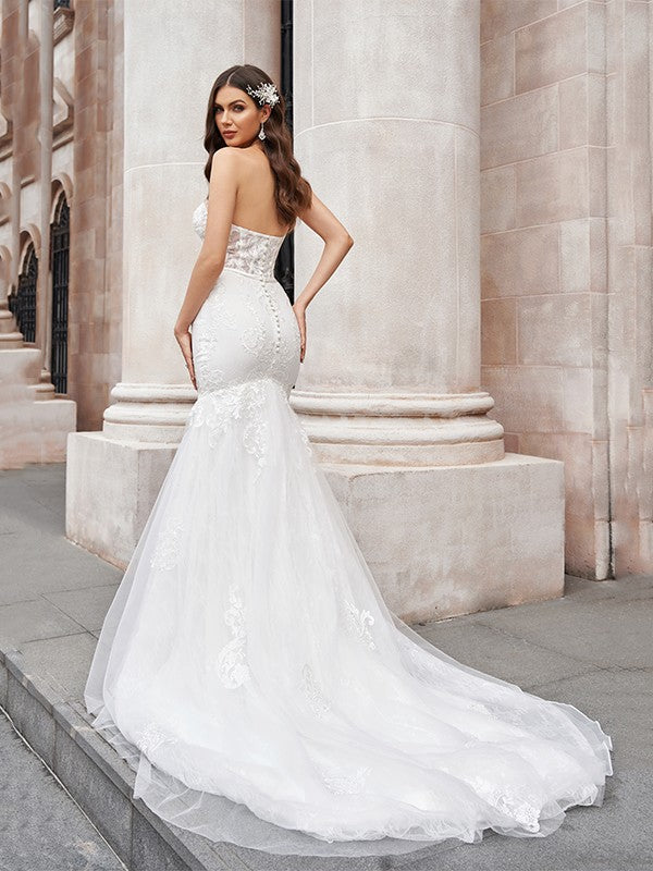 Vestidos de novia de tul con escote en forma de corazón, sin mangas, con apliques y cola de corte trompeta/sirena