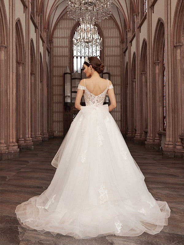Vestidos de novia de corte A/princesa con apliques de tul, escote corazón, sin mangas y cola larga