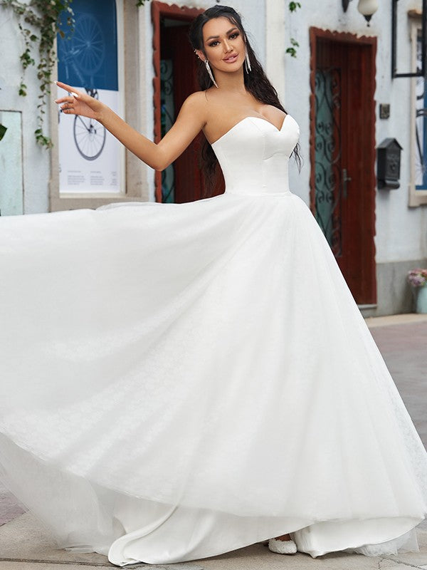 Vestidos de novia de corte A/princesa con encaje, volantes, escote corazón, sin mangas y cola larga