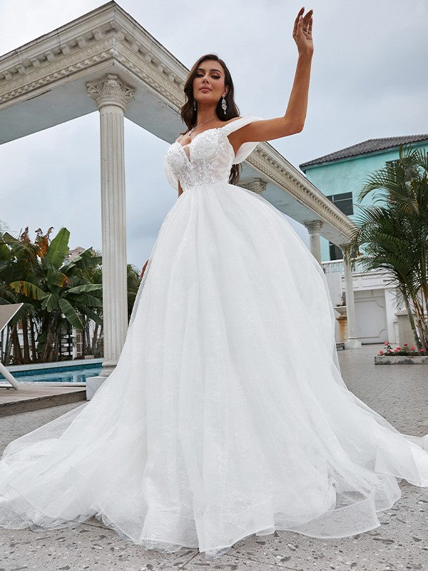 Vestidos de novia de corte A/princesa con apliques de encaje, hombros descubiertos, sin mangas y cola larga