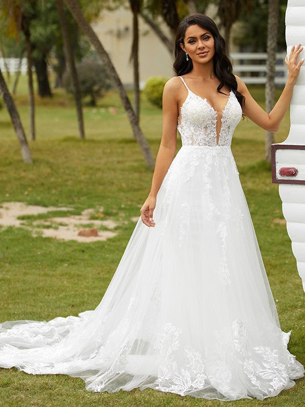 Vestidos de novia de corte A/princesa con apliques de tul, escote en V, sin mangas y cola de corte