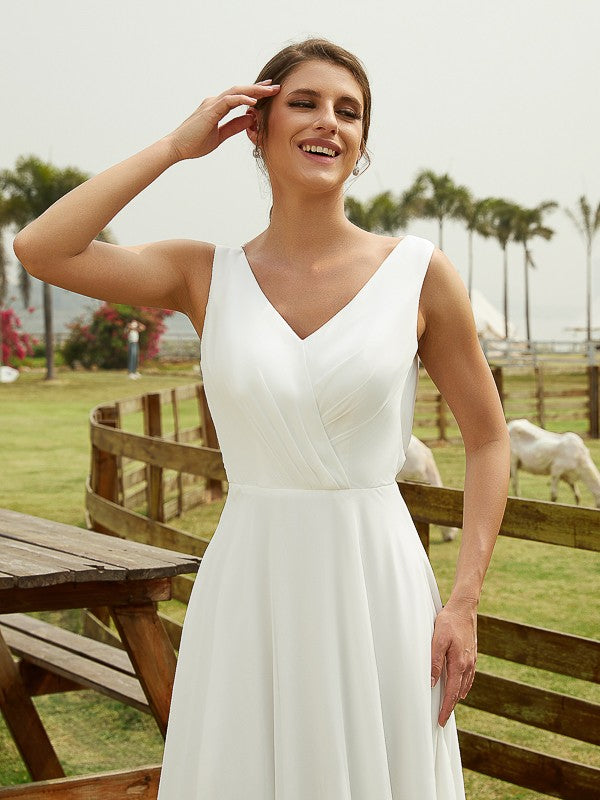 Vestidos de novia de corte A/princesa, de gasa, fruncidos, con escote en V, sin mangas y hasta el suelo