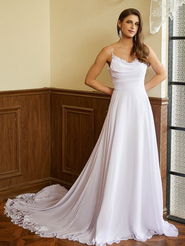 Abiti da sposa in chiffon e pizzo, senza maniche, con strascico a cappella, a trapezio/principessa