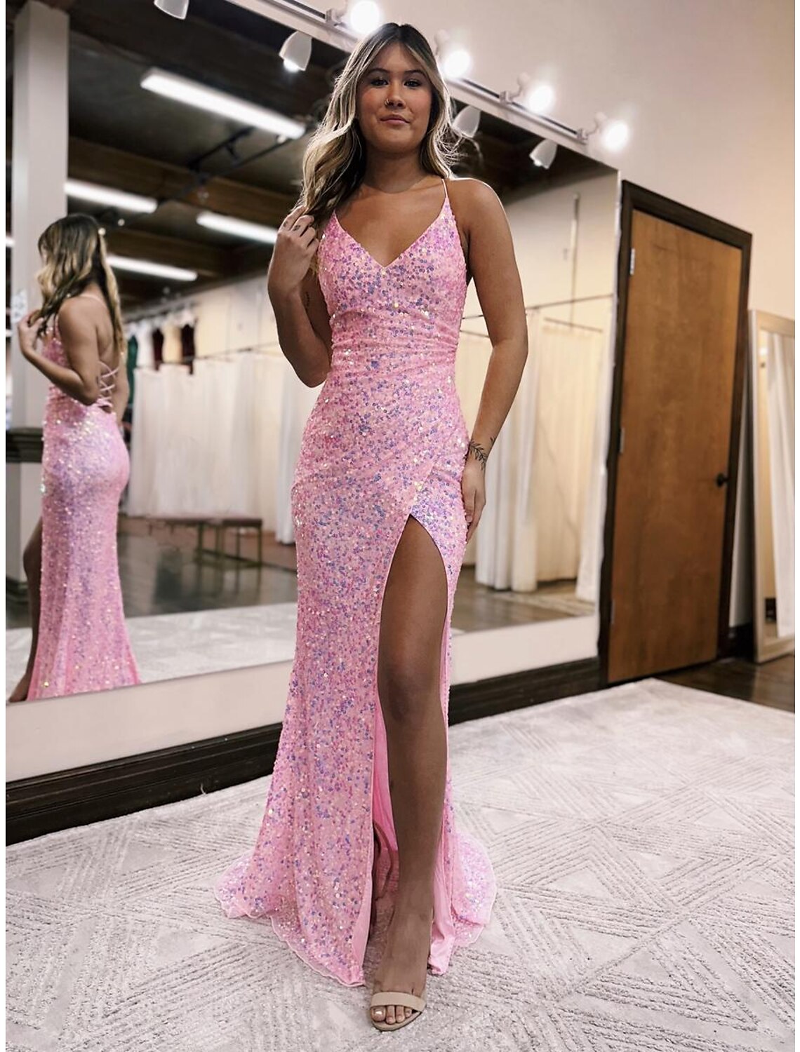 Vestidos de fiesta de sirena/trompeta, brillantes y con brillo, formales, para bodas, con cola larga/cortada, sin mangas, escote en V, con lentejuelas y espalda descubierta con abertura para lentejuelas.