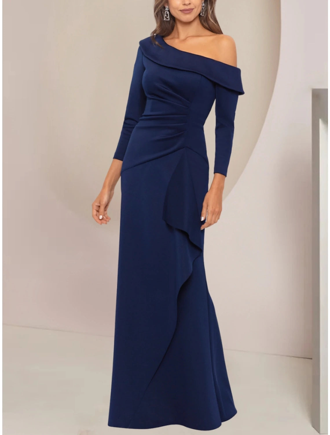 Abito da cerimonia per la madre della sposa, elegante, a trapezio, con spalle scoperte, lunghezza al pavimento, in tessuto, maniche lunghe, con volant, tinta unita