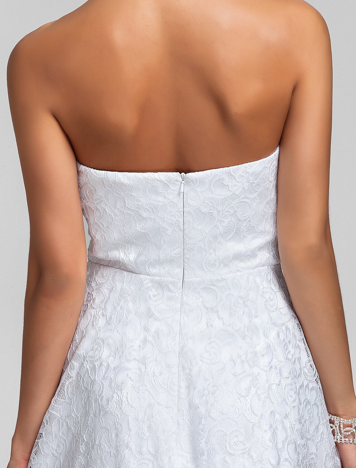 Vestido de dama de honor estilo princesa/línea A, escote corazón, sin mangas, largo hasta la rodilla, encaje, faja, cinta y entrecruzado.