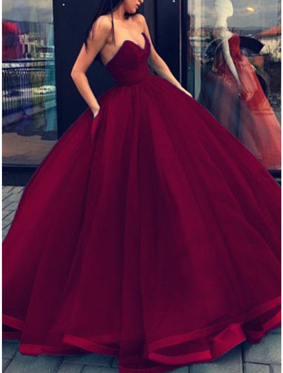 Vestido de fiesta de quinceañera, elegante, con espalda hermosa, vestido de noche formal, sin tirantes, sin mangas, largo hasta el suelo, de tul con elegantes pliegues.
