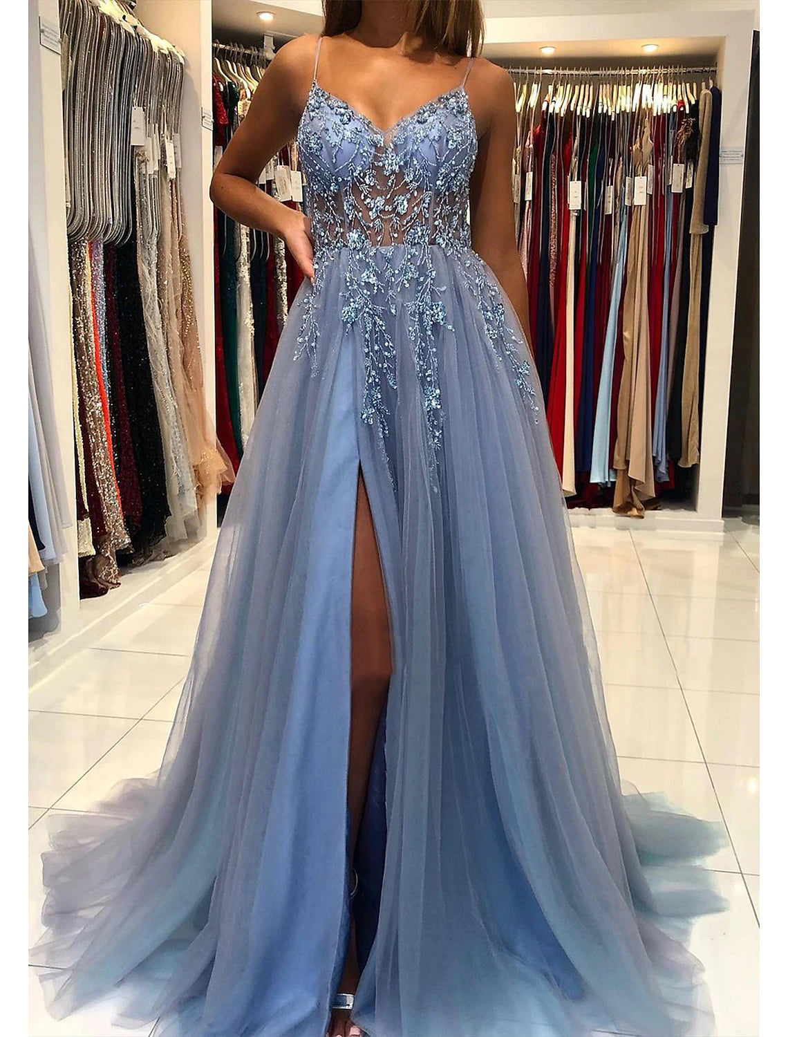 Vestido de fiesta de graduación de corte A, vestido de princesa, vestido formal de graduación, cola de corte, sin mangas, cuello en V, tul con cuentas