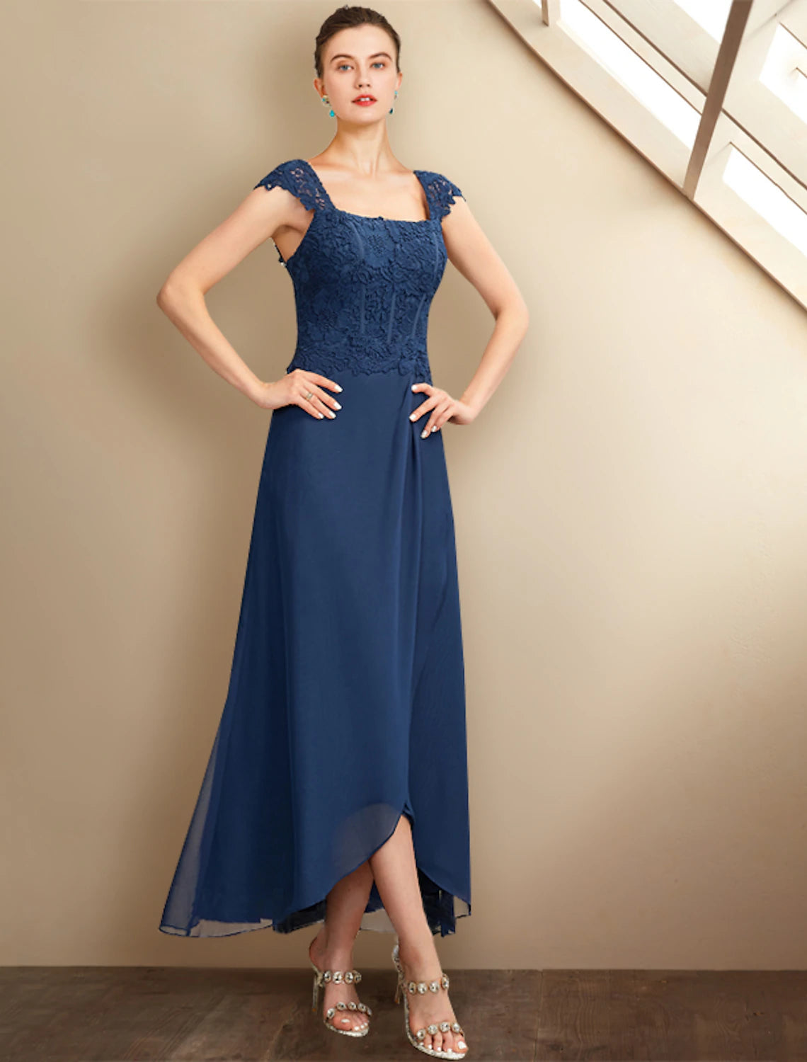 Vestido de dos piezas para madre de la novia, corte en A, estilo iglesia, talla grande, elegante, alto bajo, escote cuadrado, asimétrico, largo hasta la rodilla, de gasa, con encaje, manga corta, cruzado, incluido con apliques