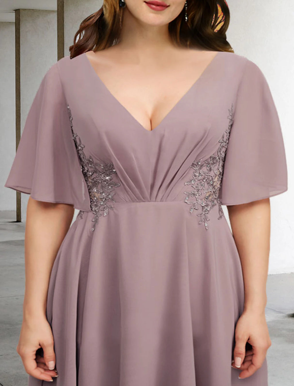 Abiti da sposa a trapezio per la madre della sposa, taglie forti, eleganti, con scollo a V, asimmetrici, maniche corte, in chiffon con applicazioni di volant