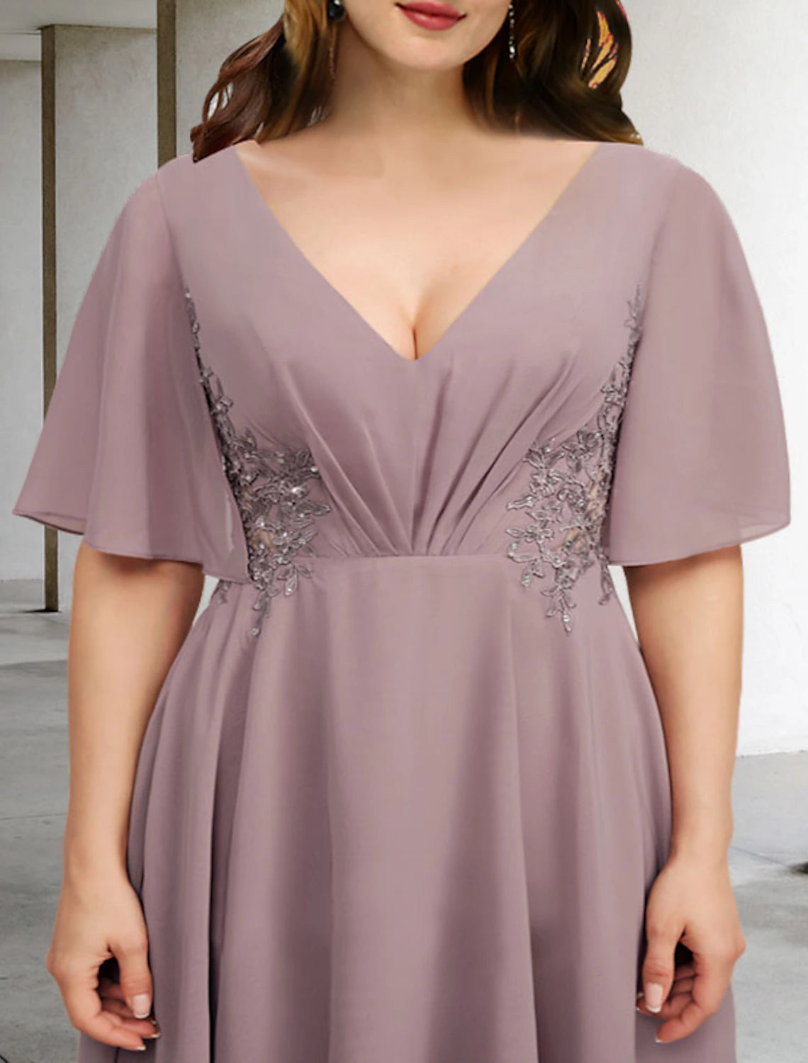 Abiti da sposa a trapezio per la madre della sposa, taglie forti, eleganti, con scollo a V, asimmetrici, maniche corte, in chiffon con applicazioni di volant