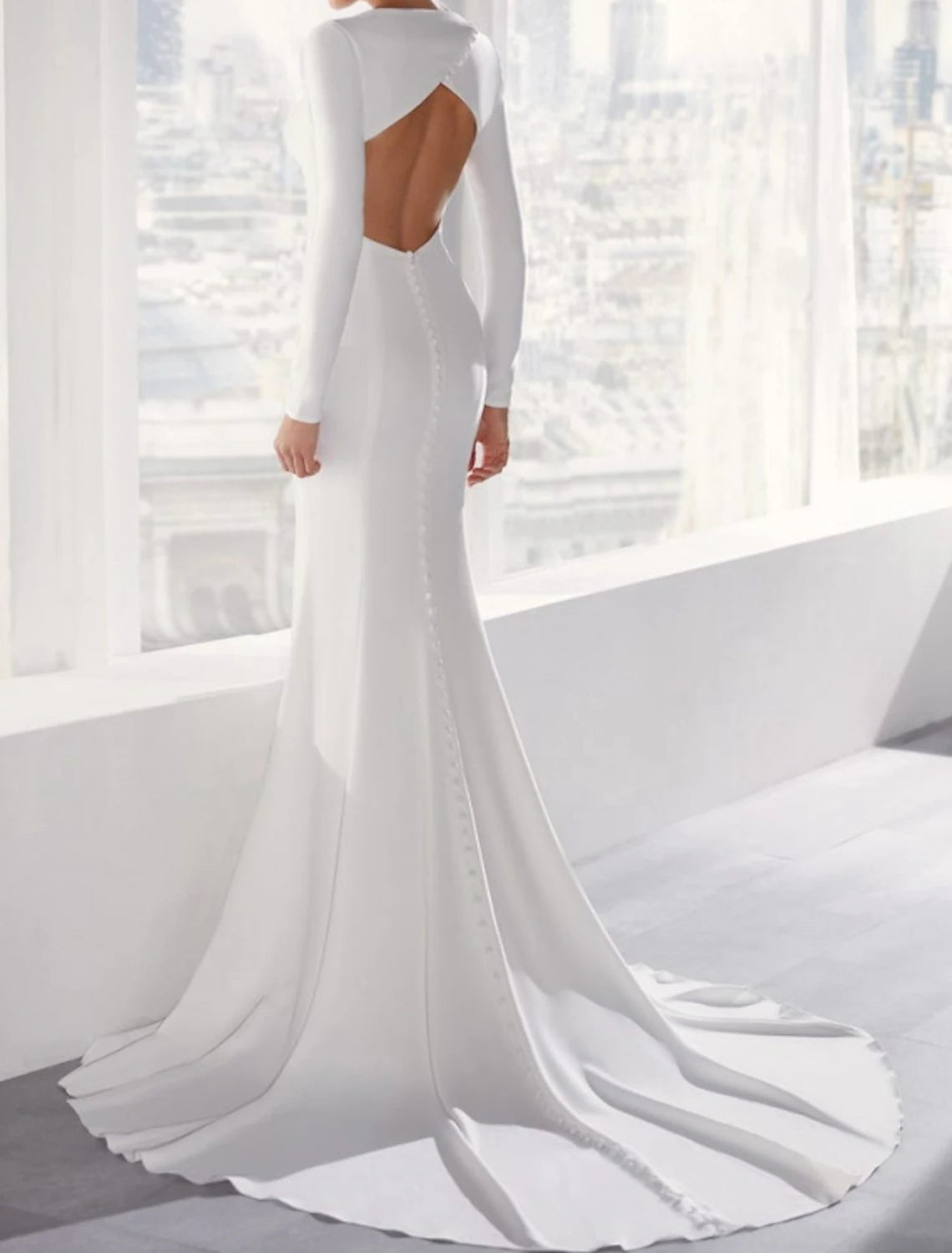 Vestidos de novia sencillos con espalda descubierta, corte sirena/trompeta, escote redondo, manga larga, cola de corte, tela y botones