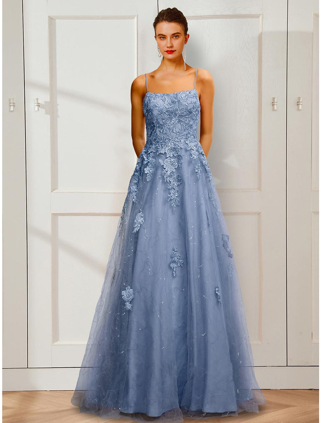 Dusty Blue A-Line Tulle Bridesmaid Dress with Lace Appliques